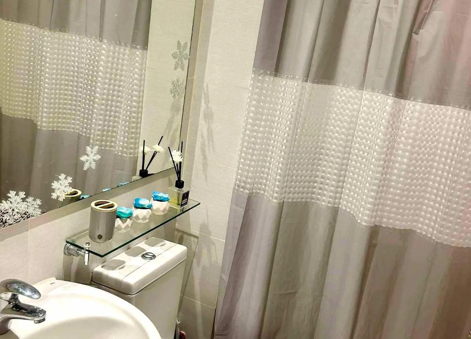 Aparthotel Bahay-Bahayan By K&A At Azure Urban Resort Residences Manila Philippines